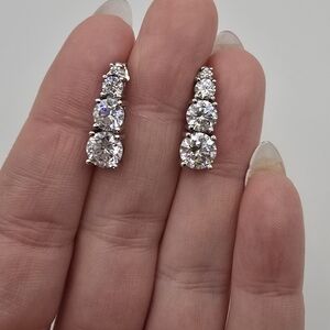 YGI Sterling Silver 925 Round Cut Sparkling CZ Vertical Channel Stud Earrings